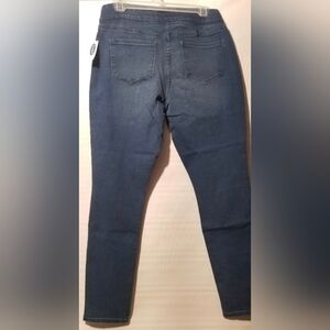 Super skinny pull-on jeggings